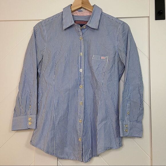 Vineyard Vines Tops - Vineyard Vines button stripe down shirt